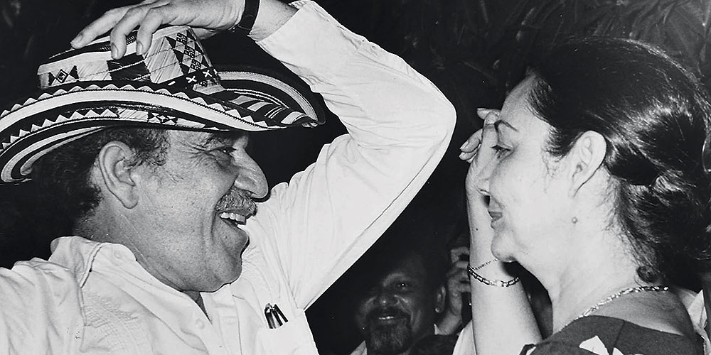 Gabriel García Márquez bailando con un sombrero Vuelitao'. Créditos: A quien corresponda.