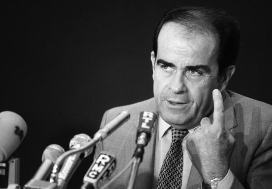 Resultado de imagen para Fotos Richard Nixon anuncia la suspensión de las acciones ofensivas en Vietnam del Norte.